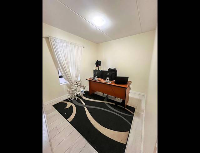 2 BEDROOM TOWNHOUSE FOR SALE IN POMONA